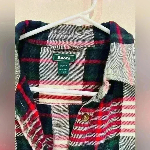 🔥Roots Flannel Shirt🔥 - Picture 2 of 7